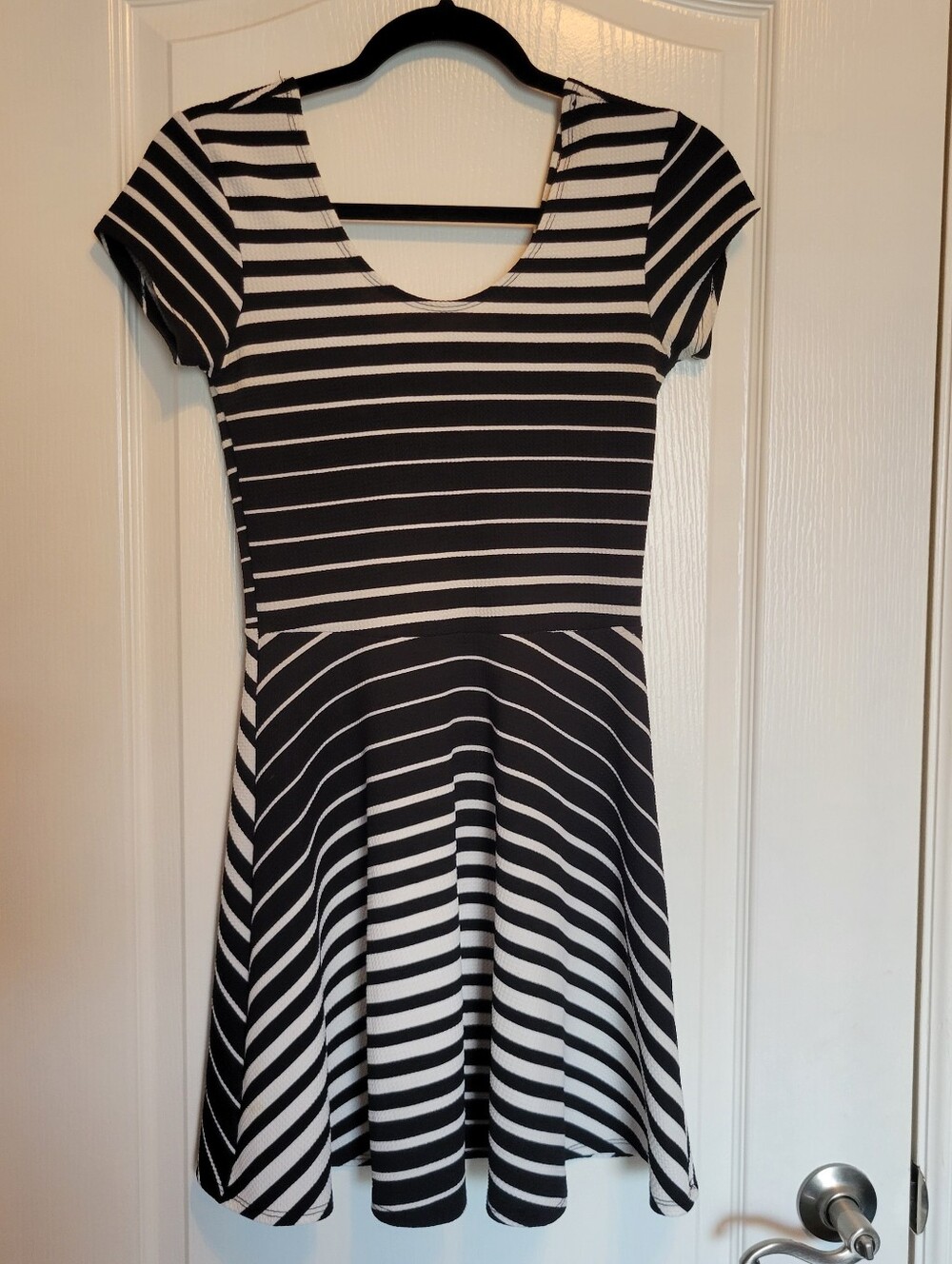 Planet Gold Black & White Striped Short Sleeve Skater Stretch Mini Dress Medium